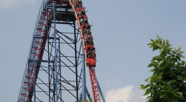 Superman - Ride of Steel roller coaster