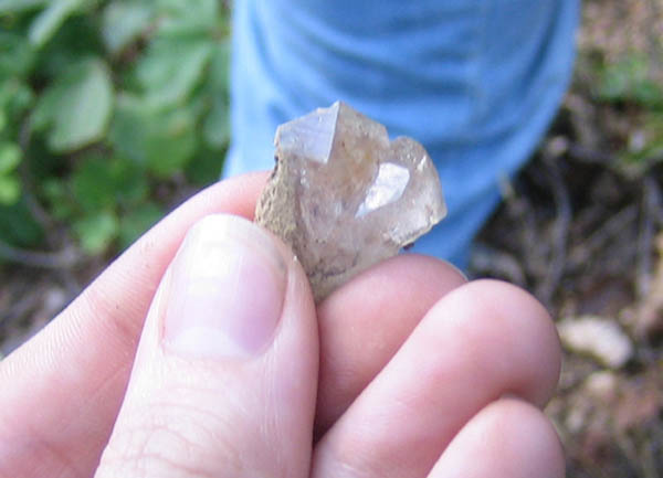 quartz crystals found in shale deposit