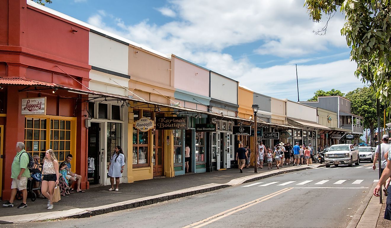 Tourist gift shops along Front Street in Lahaina, Maui, Hawaii. Editorial credit: Atomazul / Shutterstock.com