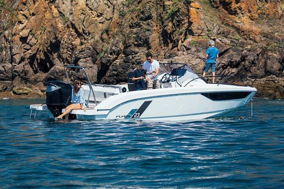 New Beneteau Flyer 23 moore - yacht and sea