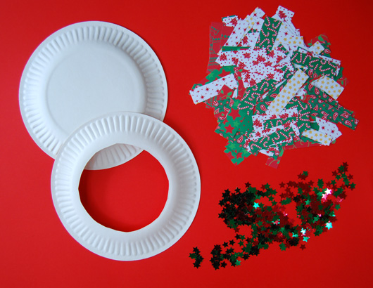 At home with Ali: Paper Plate Christmas Wreaths