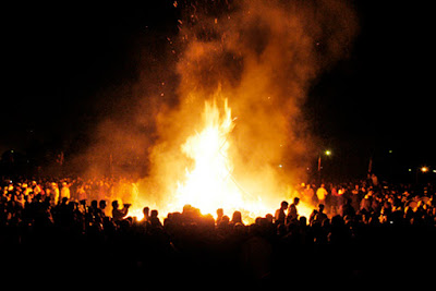 Uppersia Iran Travel blog: Sadeh; the Zoroastrian festival of fire and ...