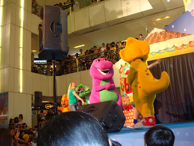 Our Everyday Life With Kyrell: Shopping Mall Show - Barney & Friends