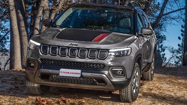 2023 Jeep Compass Trailhawk front