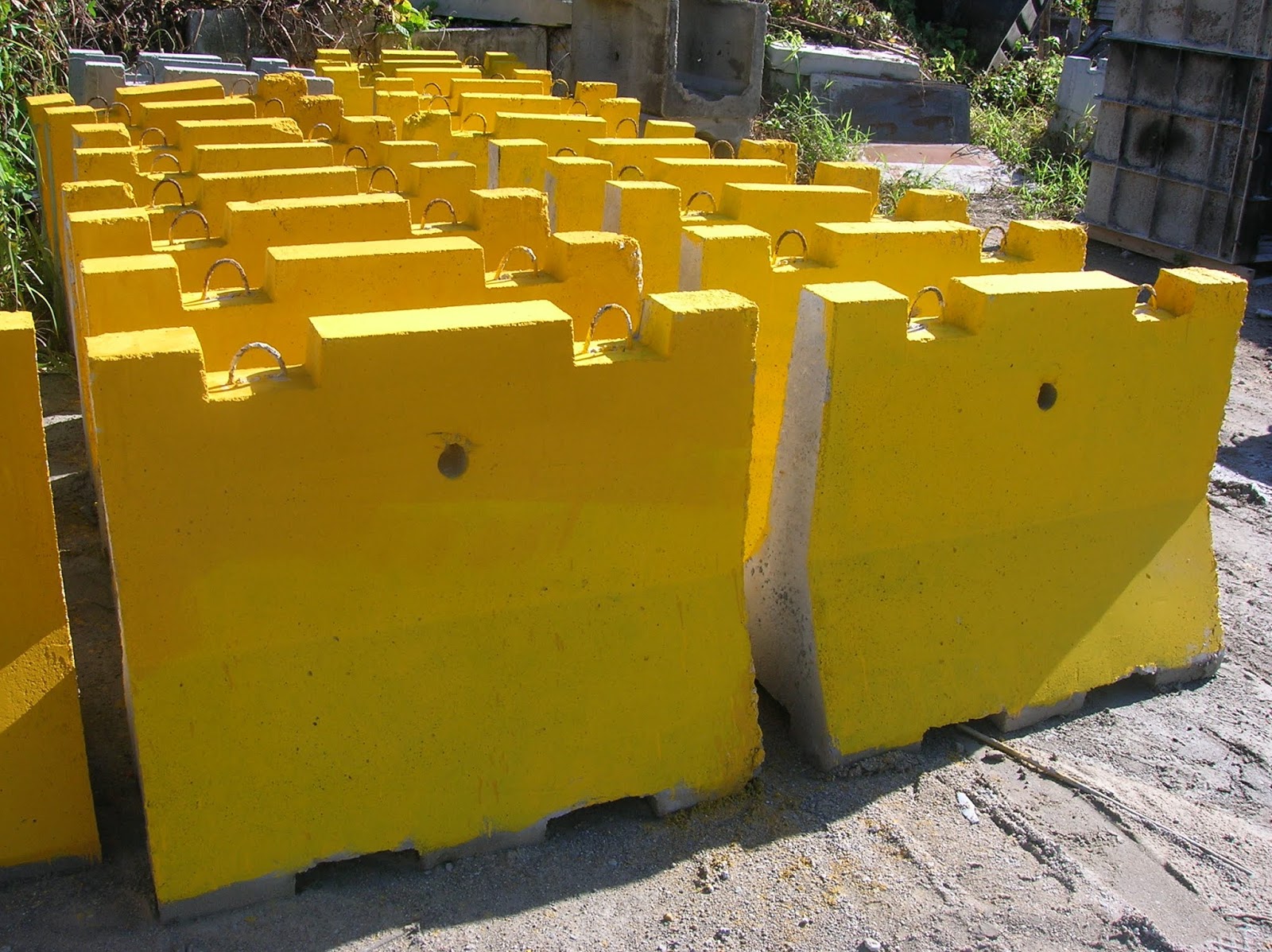 CONCRETE ROAD BARRIER MALAYSIA MANUFACTURERS - C & G UNITED TRADING TEL ...