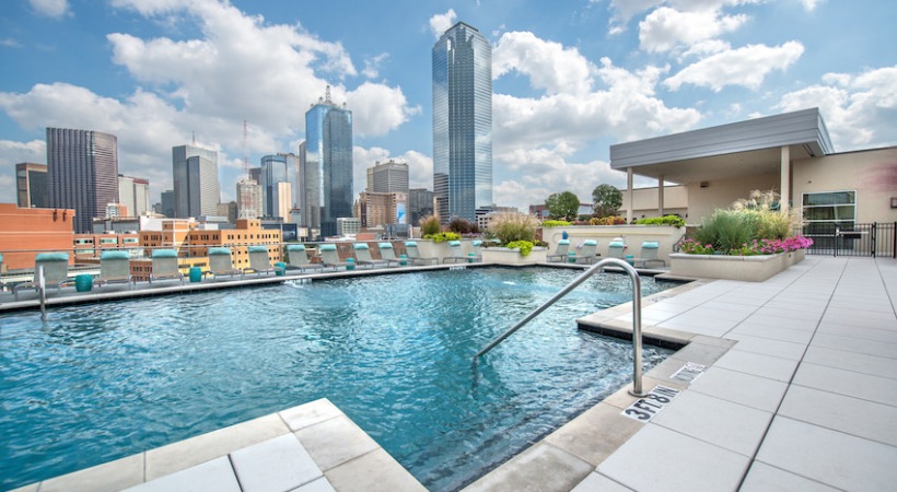 Dallas Apartments With Rooftop Pool | 555 Ross | Gallery