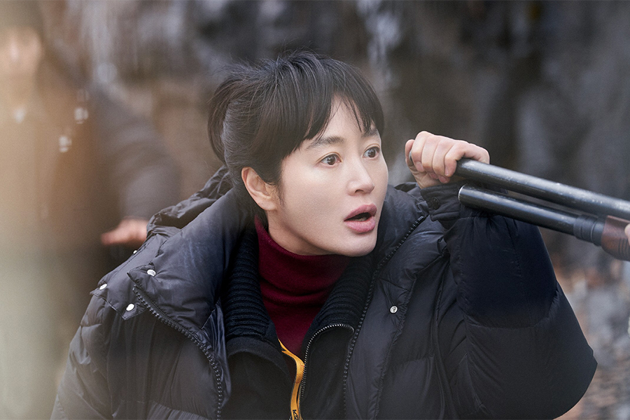 Kim Hye Soo Is An Eccentric Investigative Program PD Living Life On The Edge In Upcoming Office Comedy Drama 