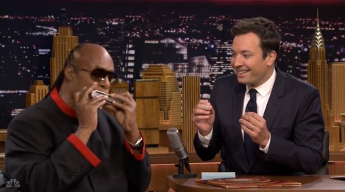 Stevie Wonder brought along his harmonica for Jimmy’s surprise birthday!
Later, Stevie Wonder performed ‘Sir Duke’ with a little help from the roots!