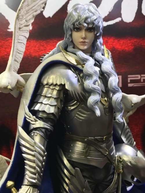 Finally!!! Here’s the full reveal of the Griffith statue by Prime 1 Studio.
I like it much more than the unpainted prototype where the two lock of hair coming down on his shoulders looked like salami haha. Have to get used to his face as it looks way...