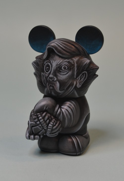 The Dread Family Custom 3″ Vinylmation Set
This endeavor was the culmination of a commissioned set for a Haunted Mansion Collector of mine. This family of busts hails from the Haunted Mansion at Disney’s Magic Kingdom. There is Bertie the Hunter,...