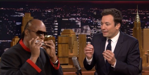 Stevie Wonder brought along his harmonica for Jimmy’s surprise birthday!
Later, Stevie Wonder performed ‘Sir Duke’ with a little help from the roots!