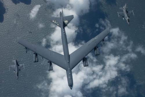 Dutch RNLAF F-16s Practice Interceptions on a 2nd Bomb Wing (Barksdale AFB, Louisiana) B-52 Stratofortress ove the North Sea During Exercise Polar Growl.
Photos: Frank Crébas/Koninklijke Luchtmacht via The Aviationist