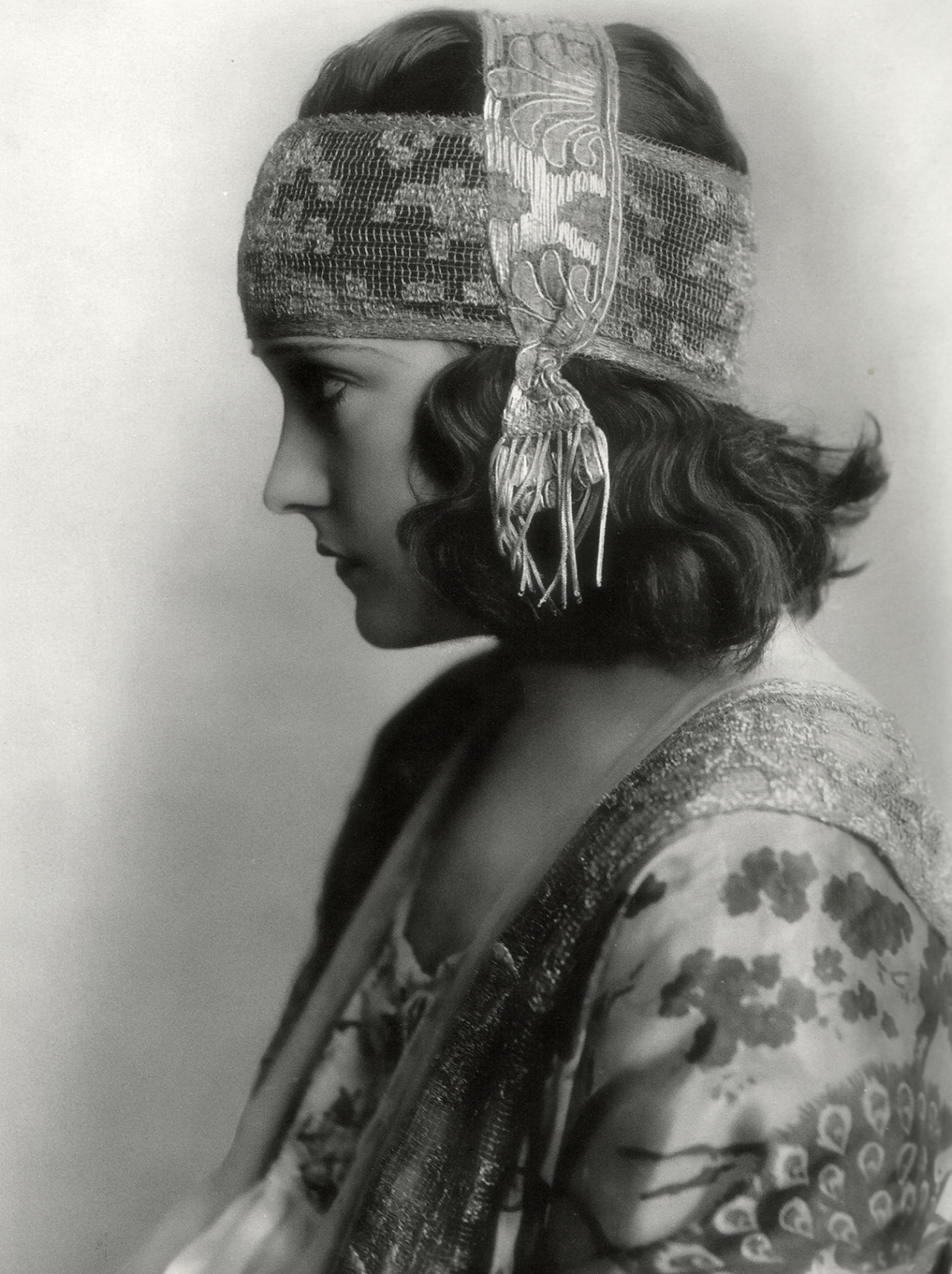 mortisia:
“ Actress Gloria Swanson in a frame or production still from the film Don’t Change Your Husband (1919).
”