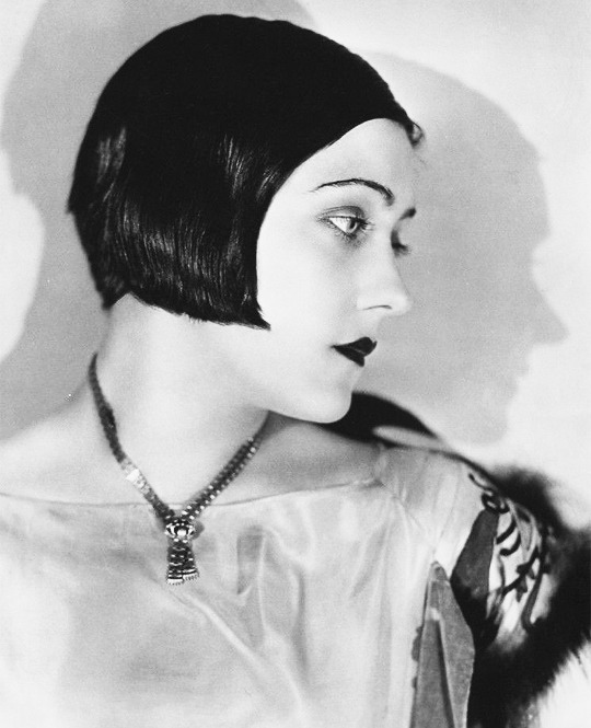 silentmovies:
“Gloria Swanson, 1924
”