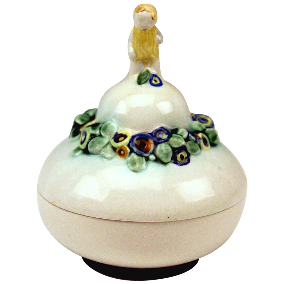 Bertold Löffler Vienna Lidded Round Bowl with Cherub En Miniature, circa 1912