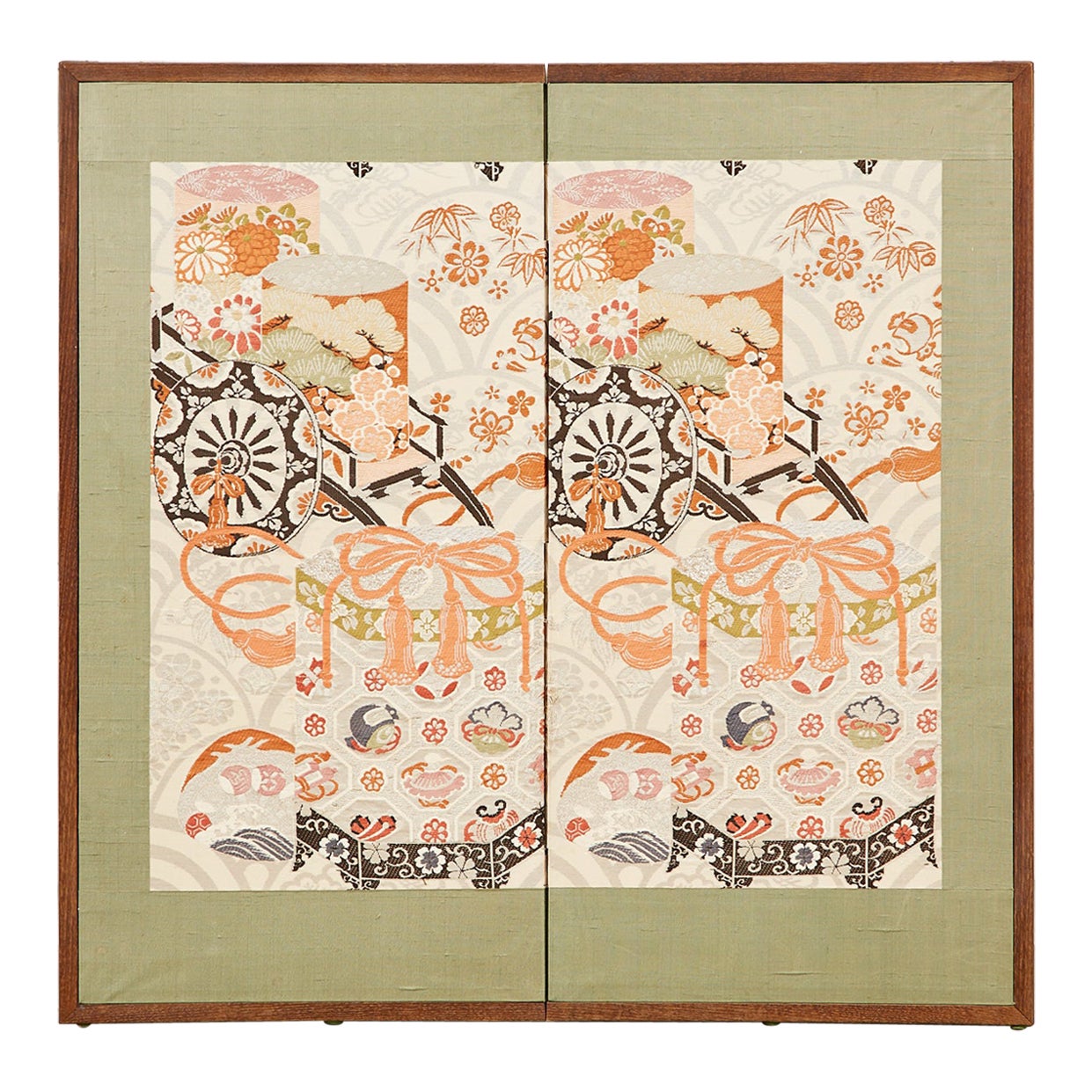 Japanese Showa Two Panel Screen Embroidered Silk Gilt Boxes