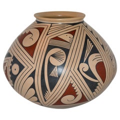 Mata Ortiz Pottery Vessel by Pilo Mora, 1990