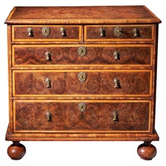 17th Century William and Mary Olive Oyster Chest of drawers, Circa 1690. England