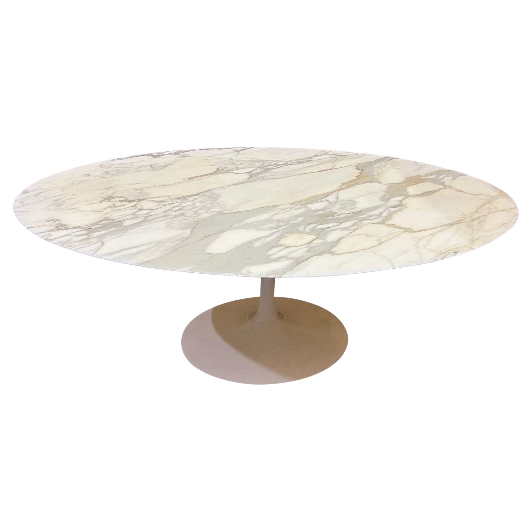 Saarinen Pedestal Table