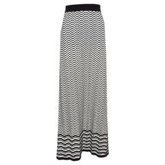 M Missoni Monochromer wellenförmig gemusterter Strick-Maxirock M