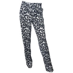 New Derek Lam Size 8 Black and White Feather Print Pajama Style Silk Pants