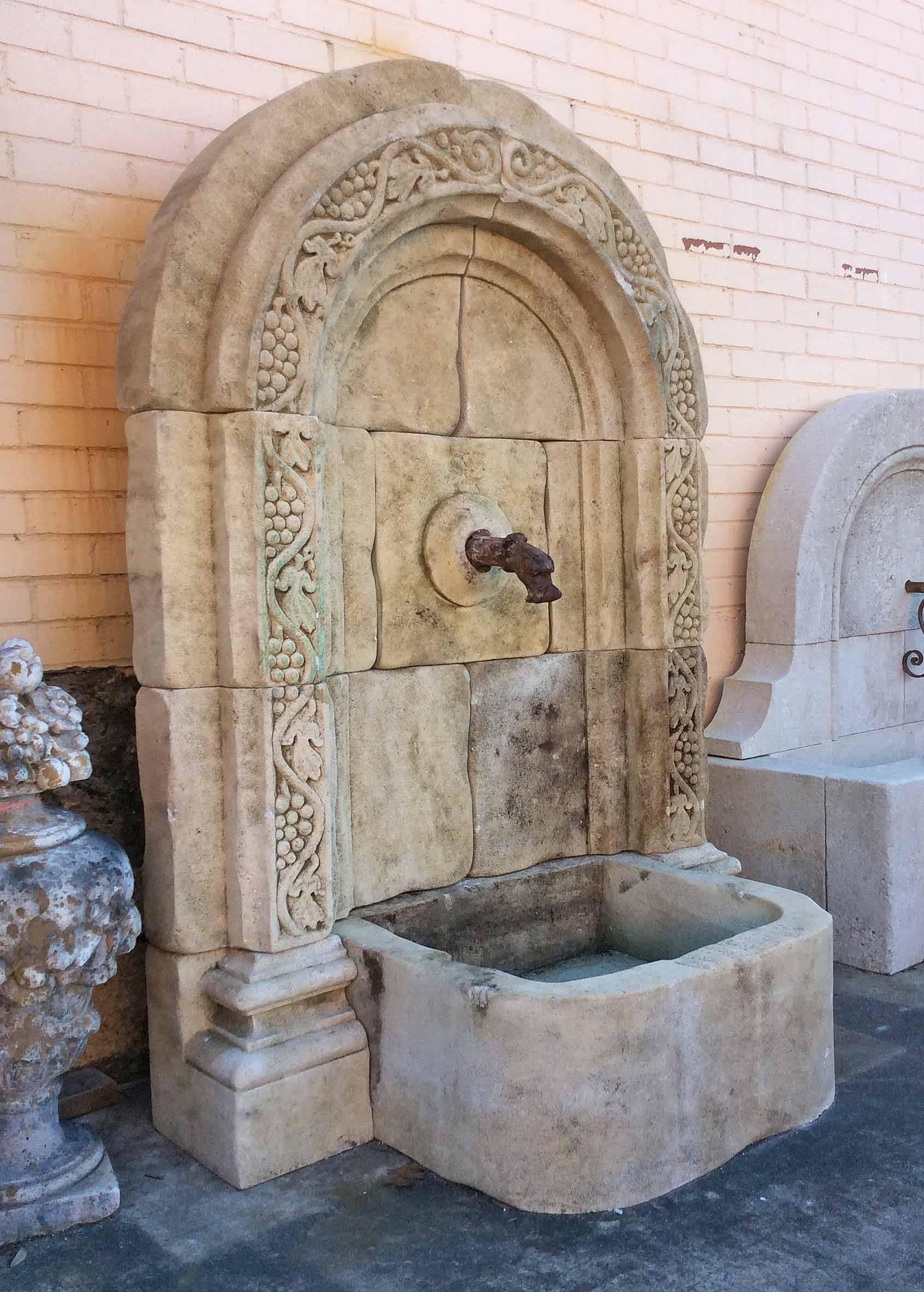 Limestone Wall Fountain In Good Condition In Dallas, TX