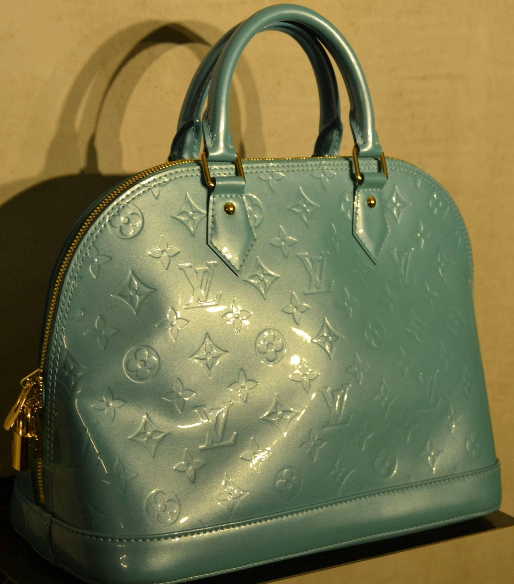 2000s Louis vuitton light green alma bag In New Condition In Capri, IT