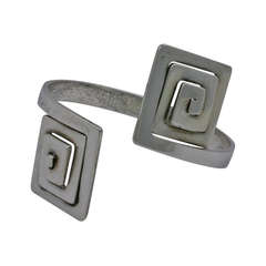 Puig Doria Greek Key Modernist Cuff