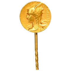 Art Nouveau 18 Karat Gold Carved Pin