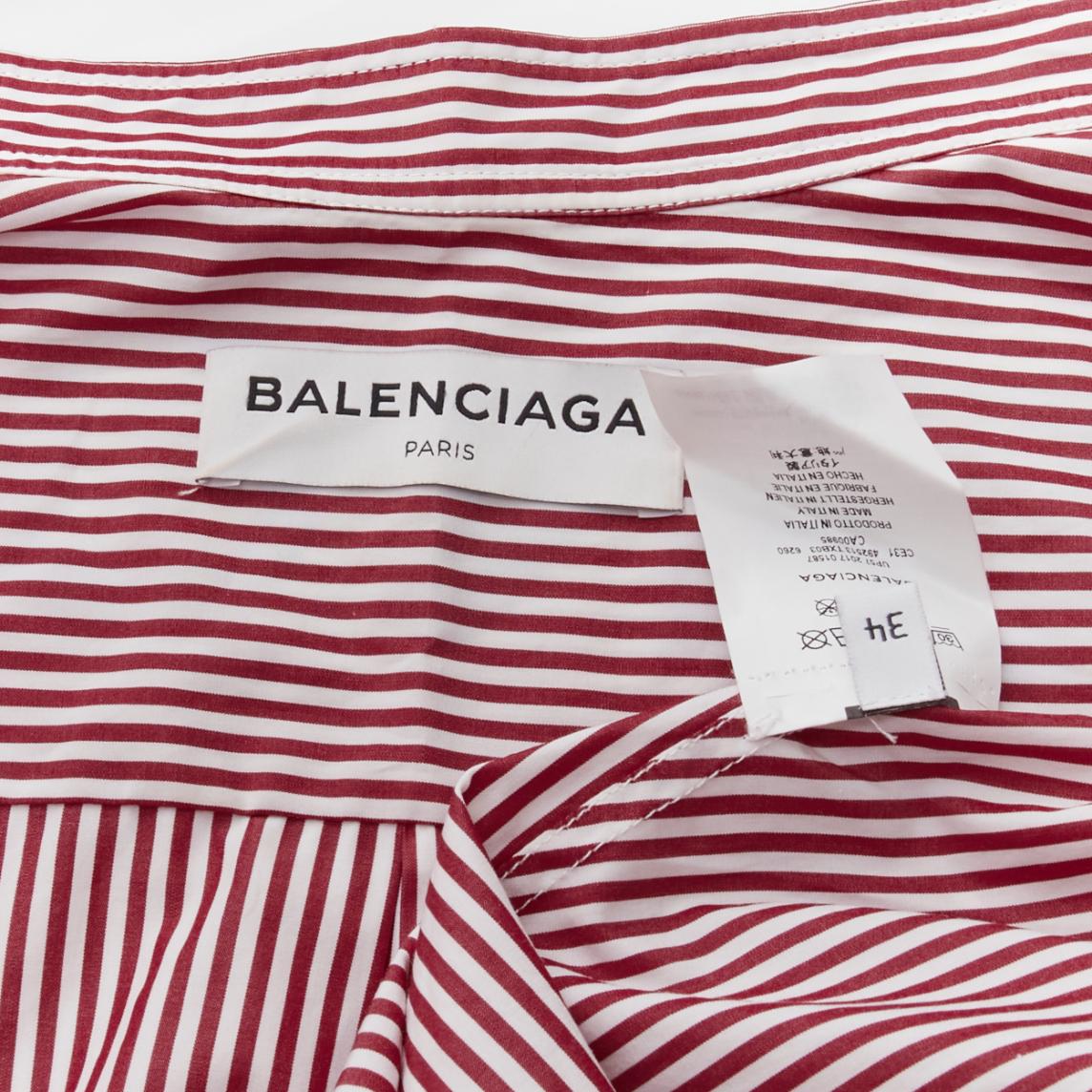 BALENCIAGA Demna 2017 - Chemise surdimensionnée bleu BB décontractée à rayures rouges et blanches FR34 XS en vente 4