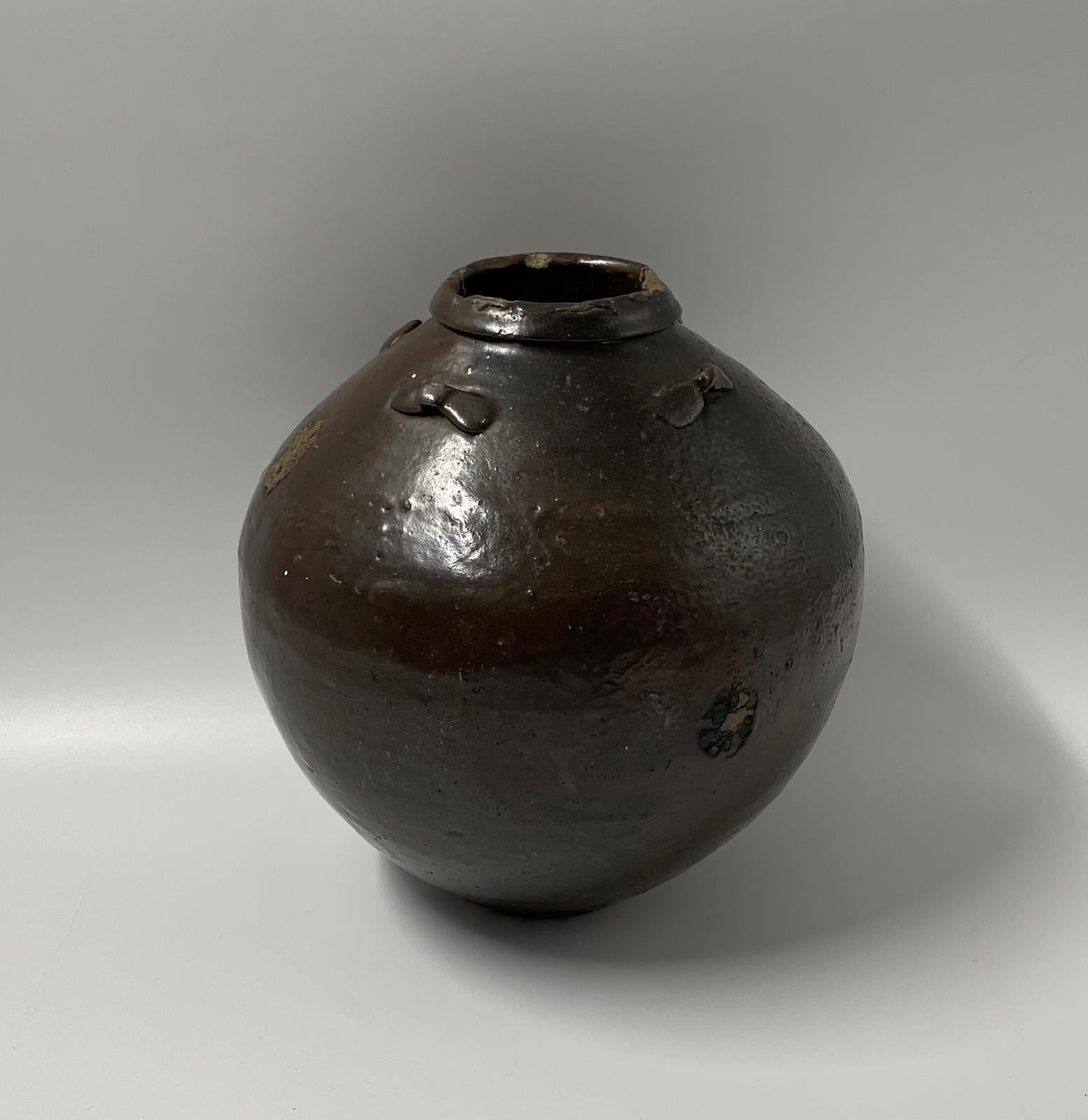 Chinese Ming Dynasty Martaban Jar In Good Condition For Sale In Hoddesdon, GB