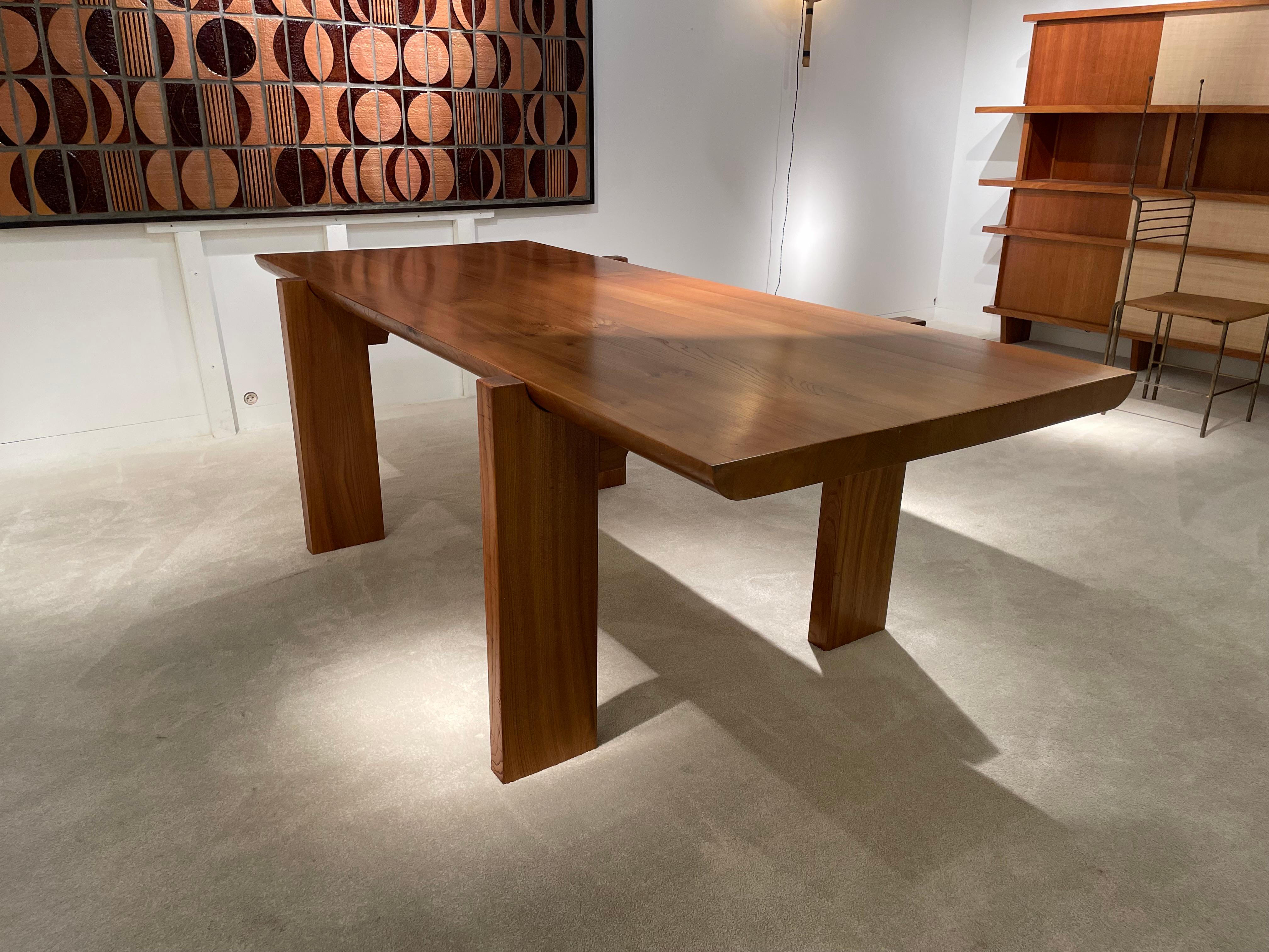 Mid-Century Modern dining table By luidgi Gorgoni  For Sale