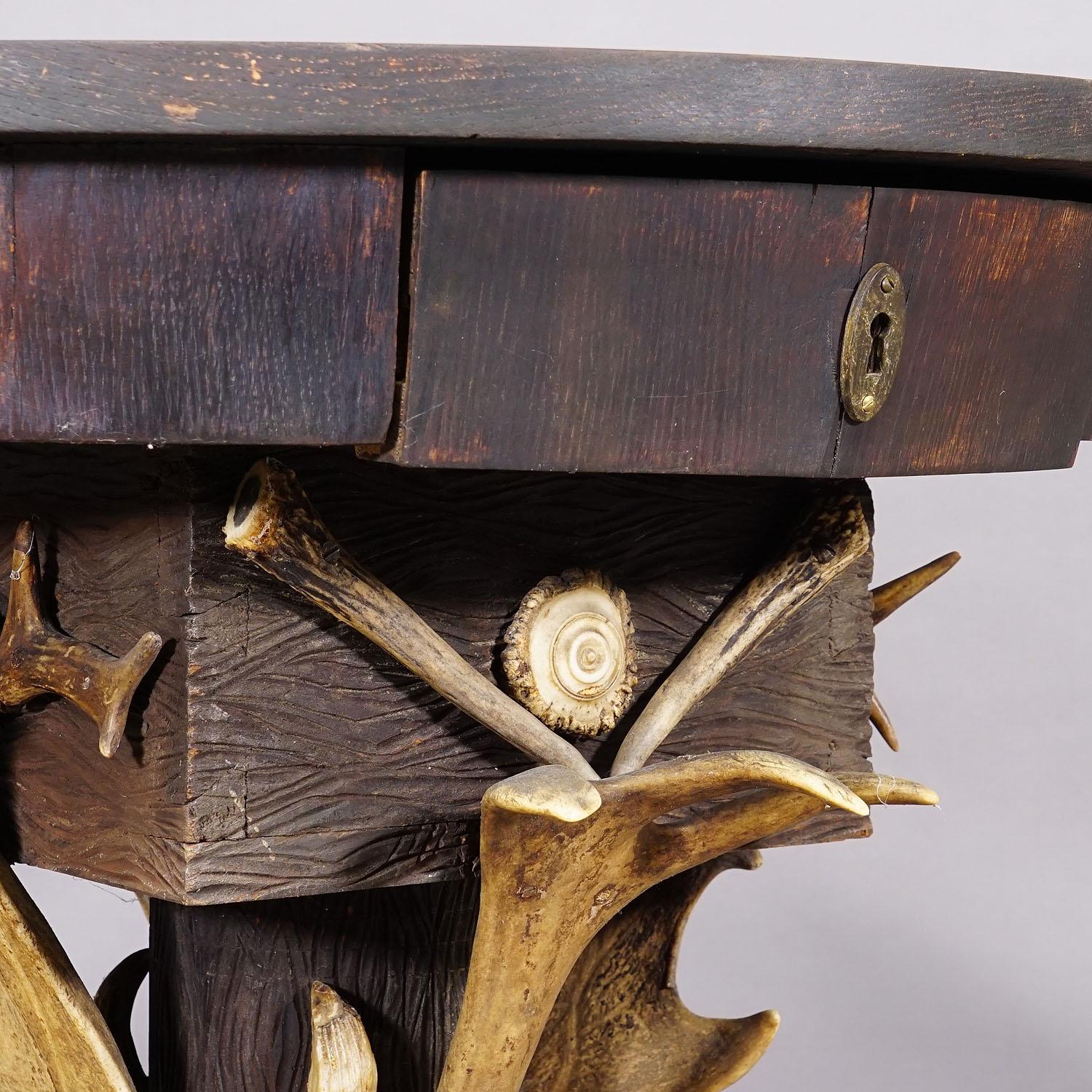 Elaborate Handmade Black Forest Style Antler Side Table ca. 1900 For Sale 2