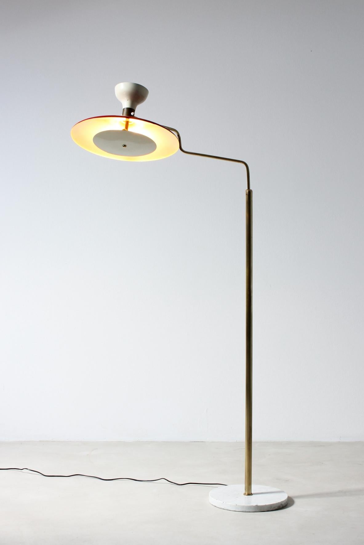 COD-2279
Gilardi e Barzaghi

Floor lamp with two lights and adjustable hat in two-colour enamelled metal, brass stem and marble base.

Italian manufacture, 1950's.