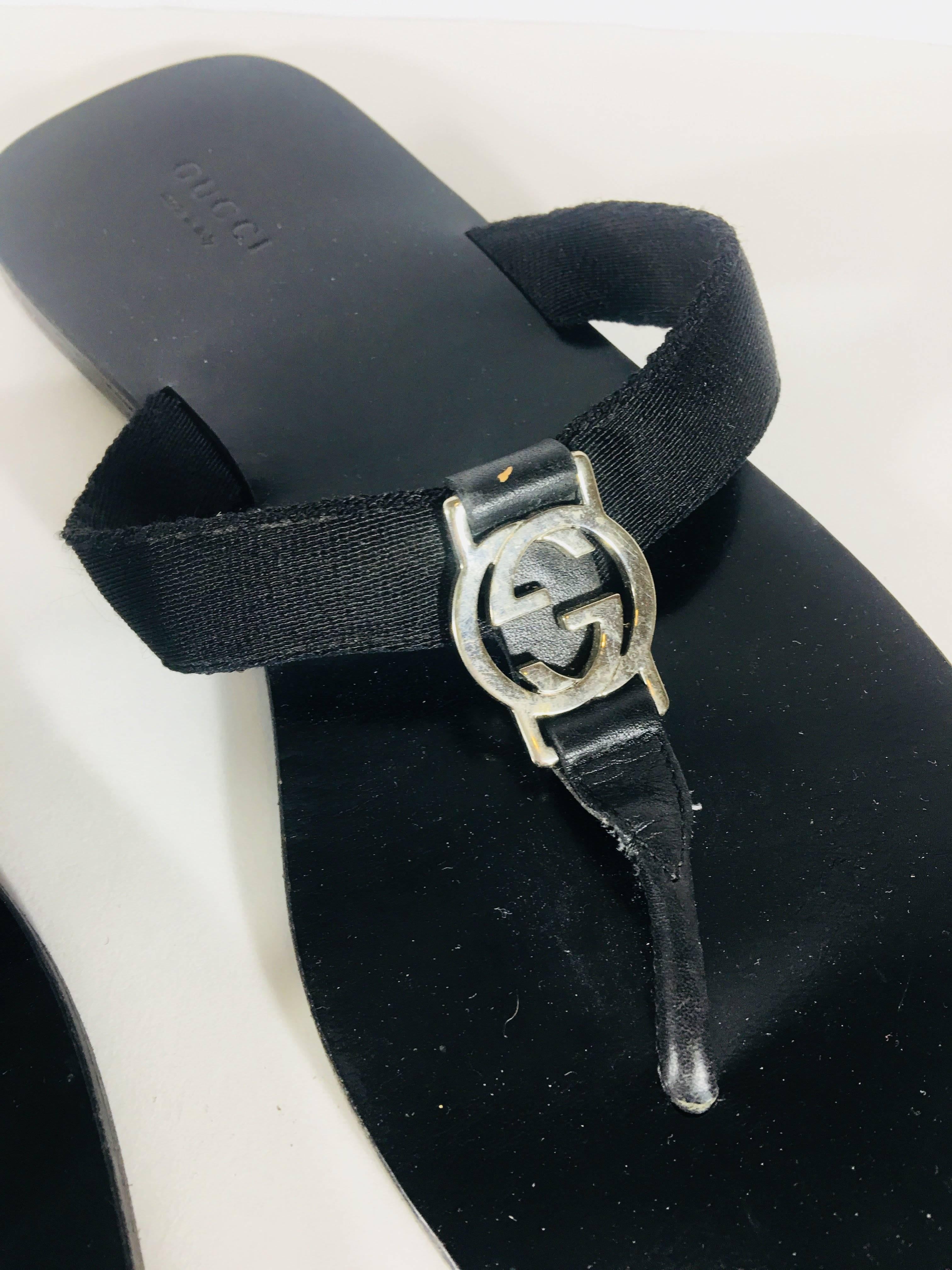 Gucci GG Flip Flops In Good Condition In Bridgehampton, NY