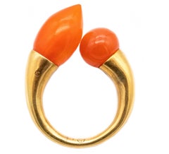 Liu Fang Hong Kong Toi Et Moi Ring in 18Kt Gold with Ancient Roman Red Carnelian