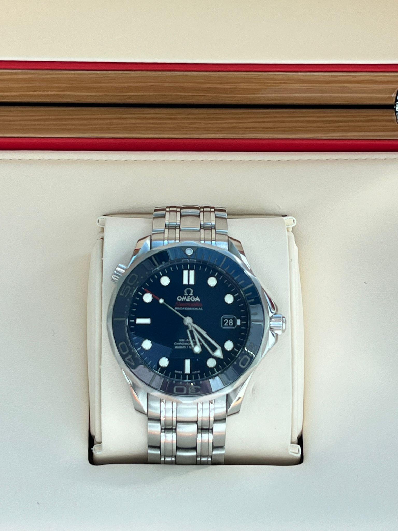 Omega Seamaster Diver 300M 41mm Blue Bezel Blue Dial Watch 212.30.41.20.03.001 In Good Condition For Sale In Aventura, FL