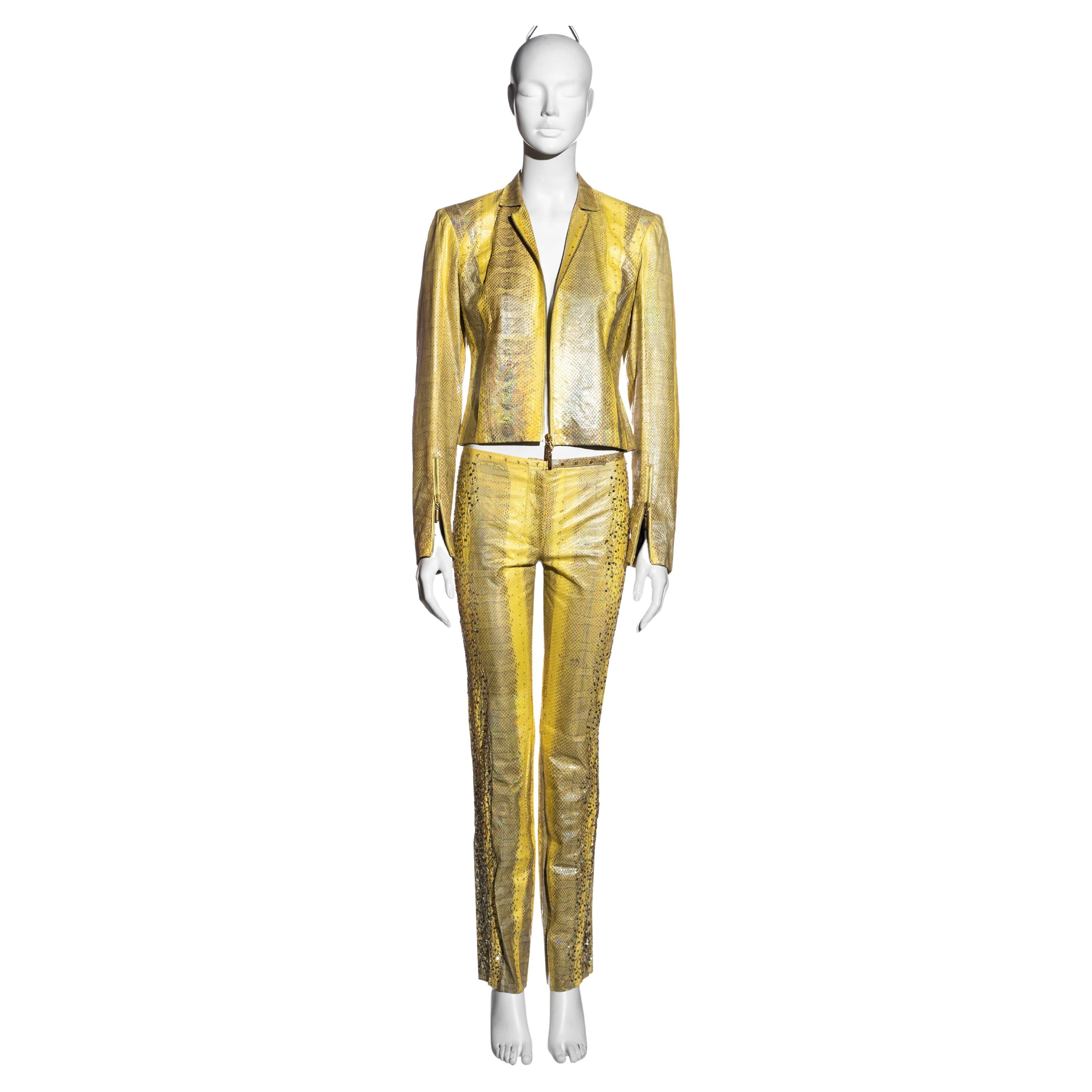 Roberto Cavalli, tailleur pantalone in pelle di serpente giallo iridescente con paillettes, ss 2001