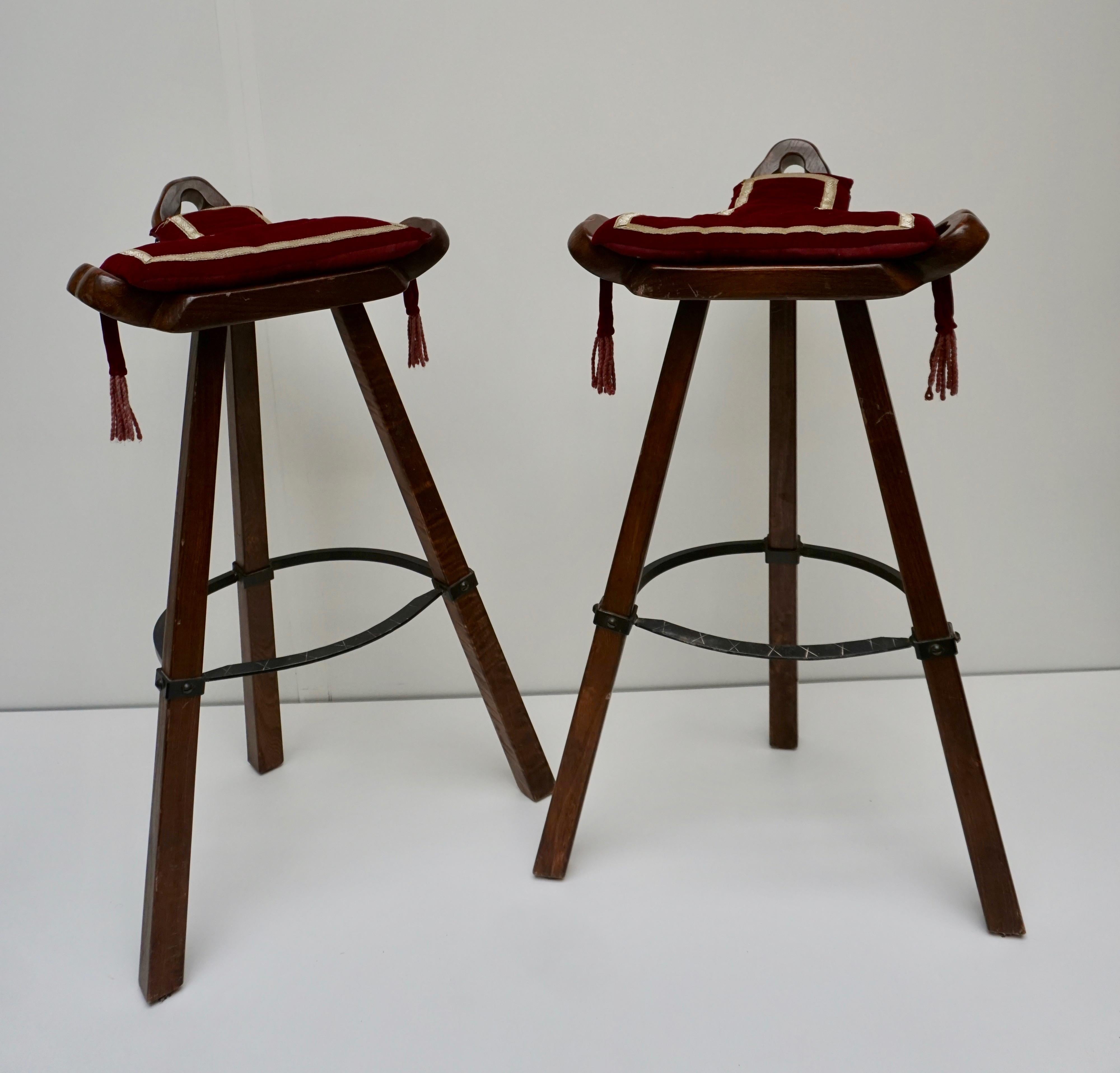 Mid-Century Modern Lot de quatre tabourets de bar Brutalist Bull Marbella Light Brown en vente