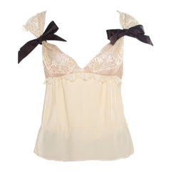 Top babydoll Valentino en crêpe crème beurre avec nœud et dentelle L