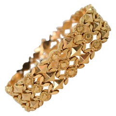 Yellow Gold Link Floral Medallion Pyramid Bracelet