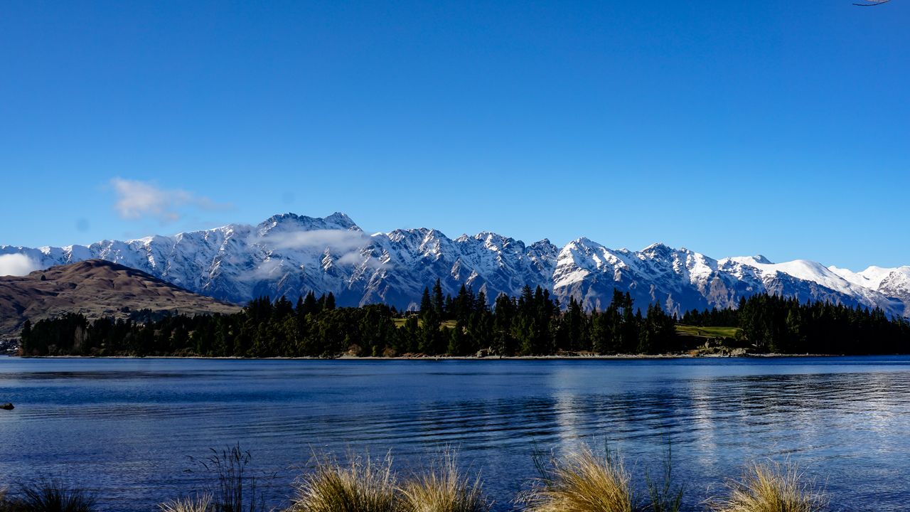 Lake Wakatipu view from Queenstown