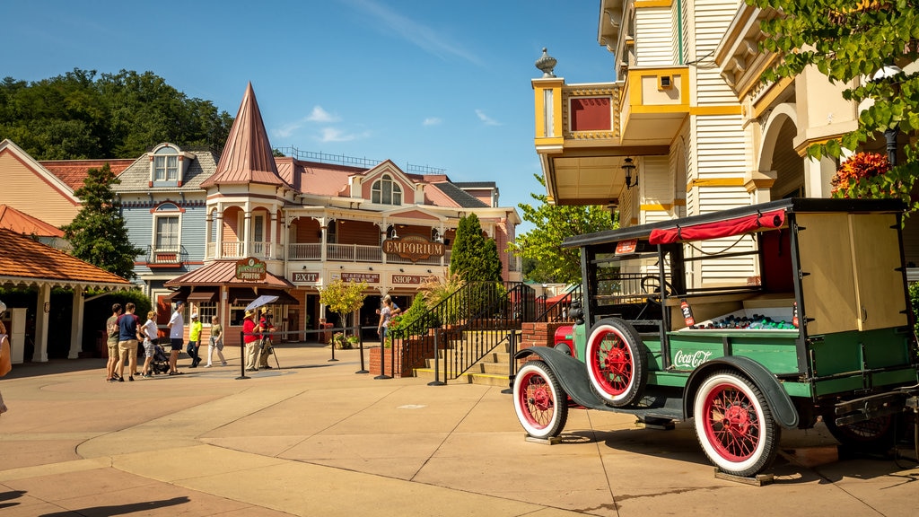 Dollywood showing heritage elements and street scenes