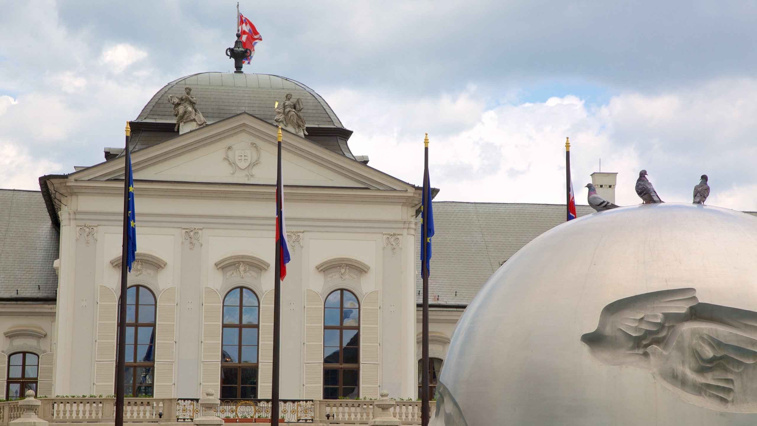 Presidential Palace featuring an administrative buidling, a statue or sculpture and chateau or palace