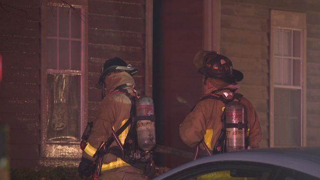 Crews battled a fire overnight at a northwest Columbus apartment complex on Sunday (WSYX)