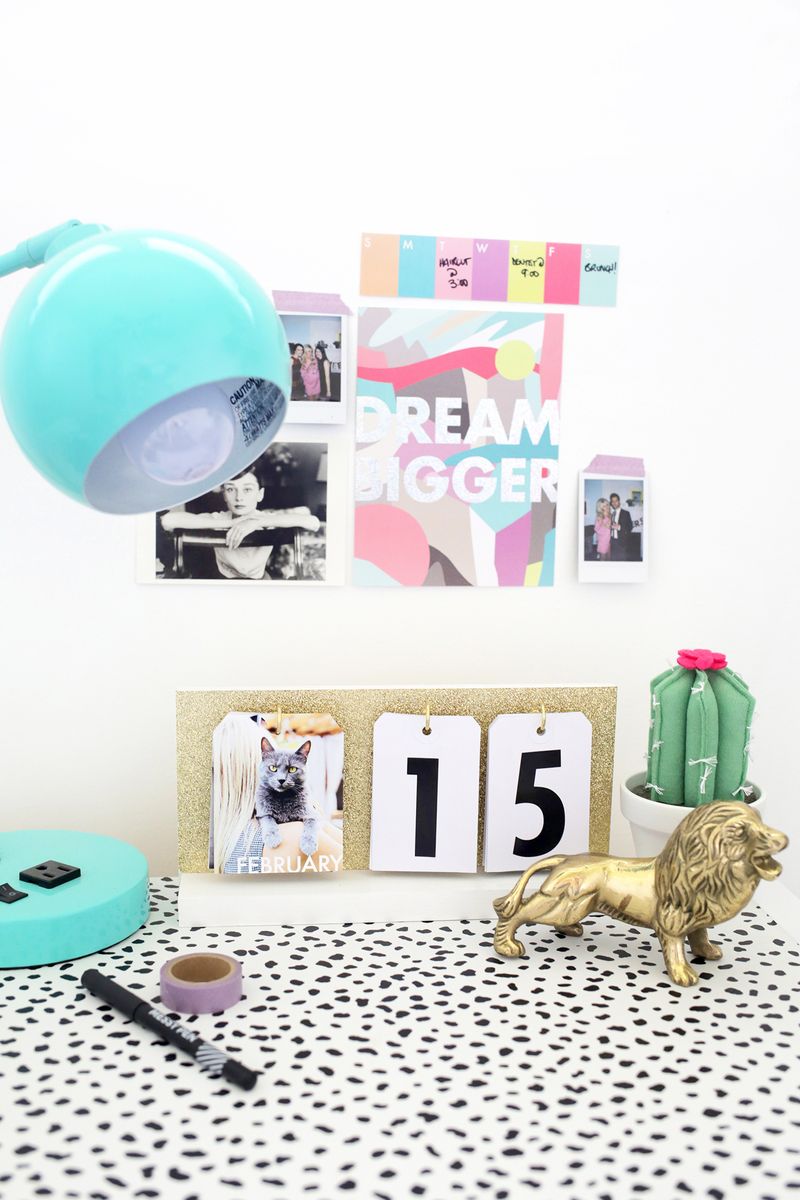 Such a cute DIY calendar! (click through for tutorial) 