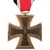 Iron Cross Second Class 1939 looks like L. Christian Lauer