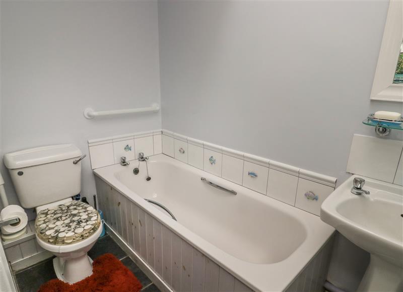 Bathroom at 23 Beach Road, Y Felinheli