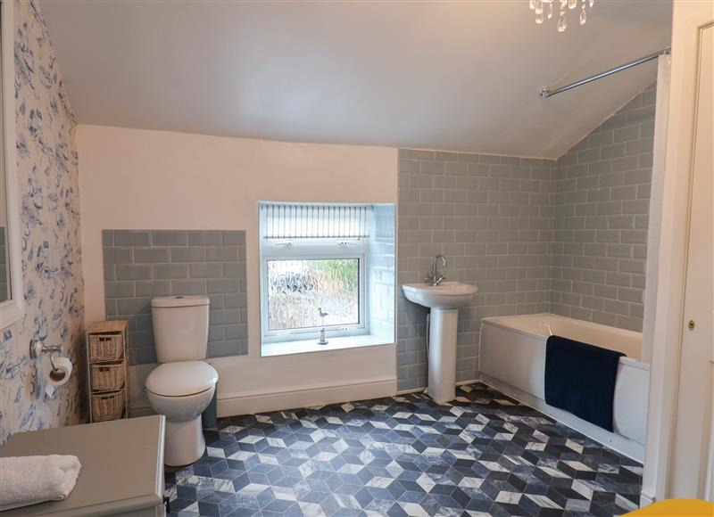 Bathroom at Stonerow Cottage, Lingdale near Boosbeck