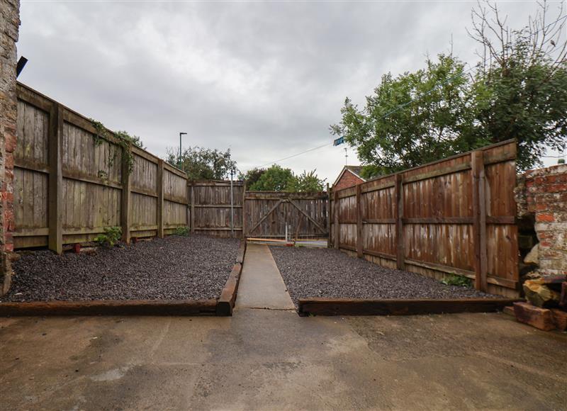 Enjoy the garden at Stonerow Cottage, Lingdale near Boosbeck